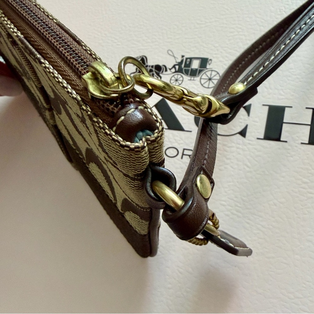 COACH SIGNATURE LEGACY ZIP WRISTLET  ARCHIVAL TWO HANG TAGS - Picture 9 of 10